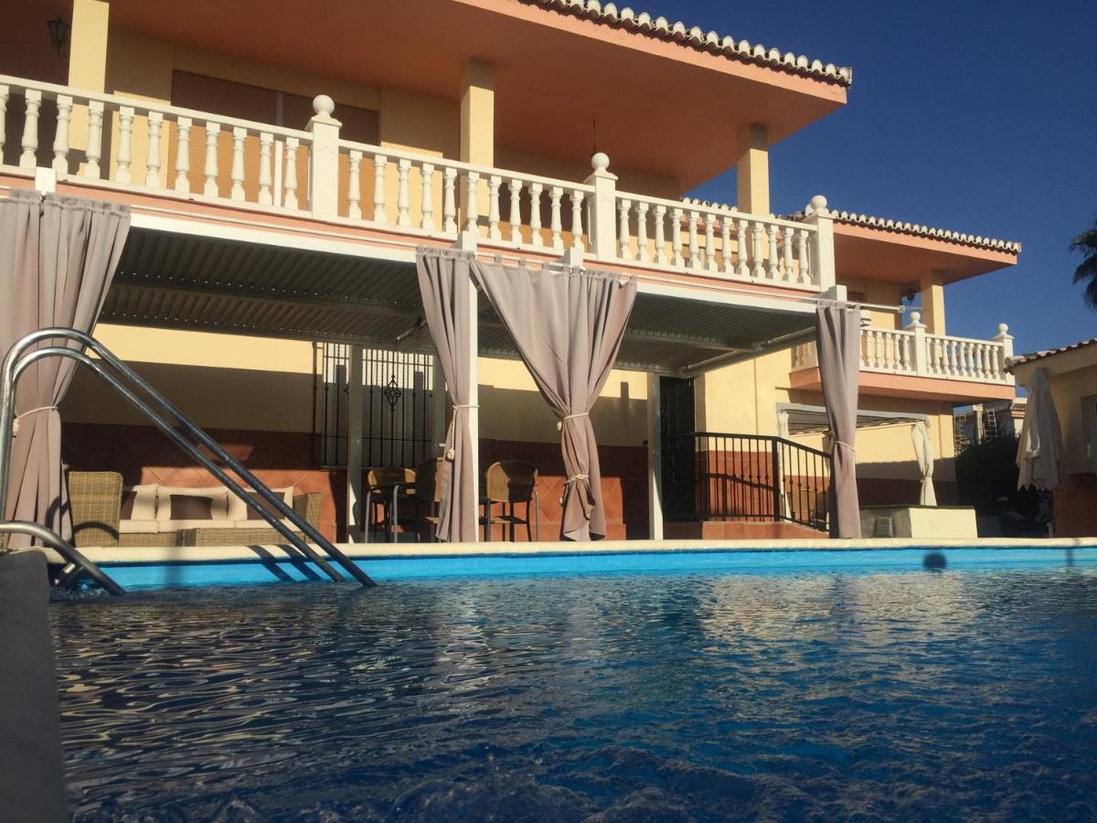 Villa De La Acacia Gojar Exteriör bild
