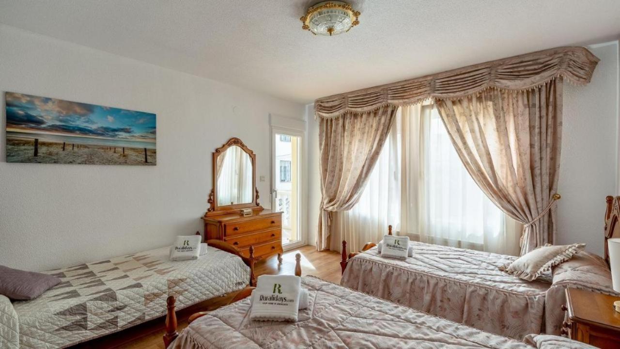 Villa De La Acacia Gojar Exteriör bild