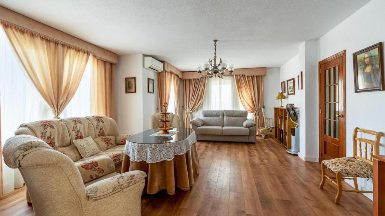 Villa De La Acacia Gojar Exteriör bild