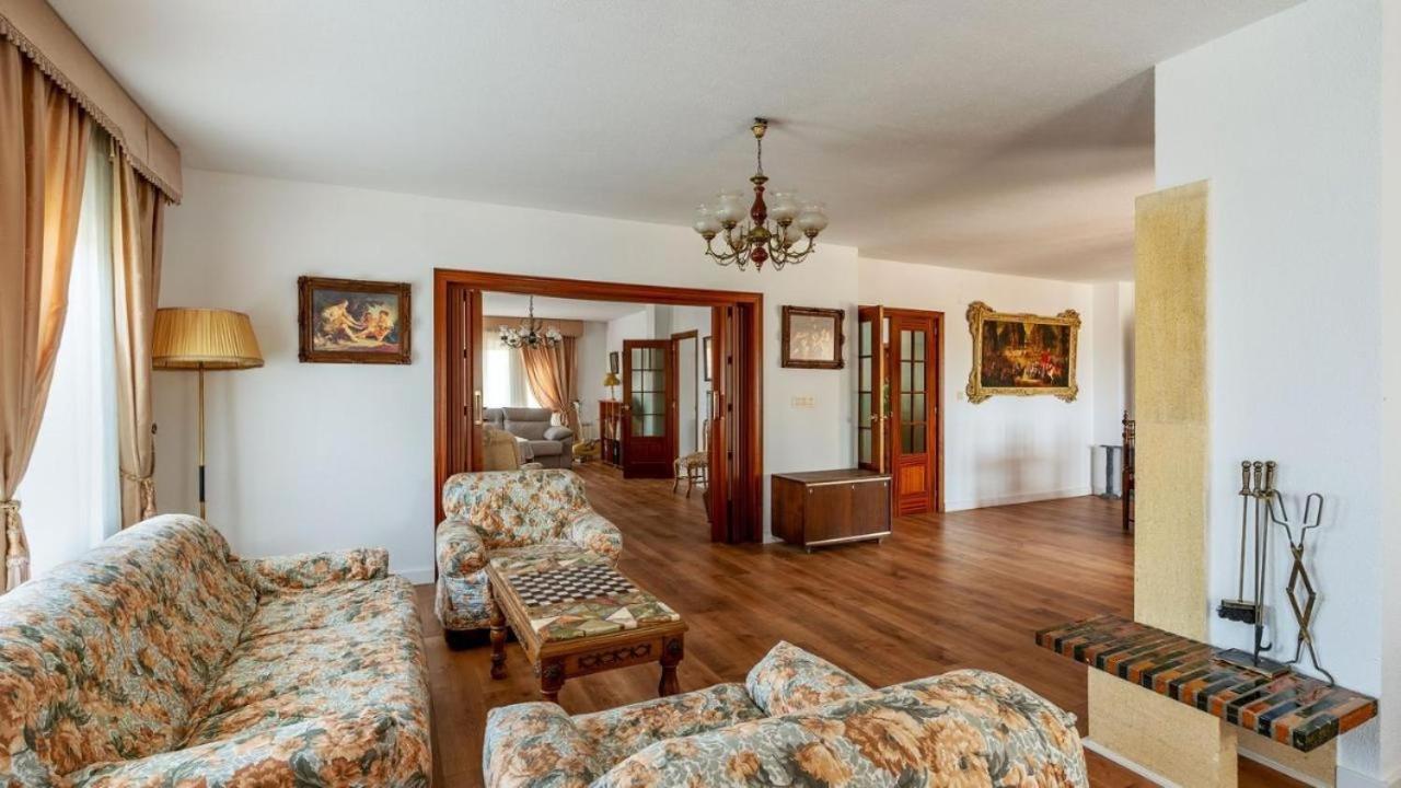 Villa De La Acacia Gojar Exteriör bild